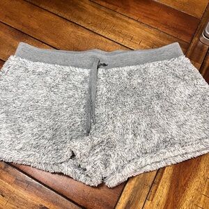 P.J. Salvage Heather Grey Women’s Fuzzy Shorts Size L New with Tags